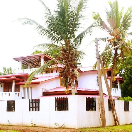 Hotel Las Vegas Anuradhapura Exterior photo